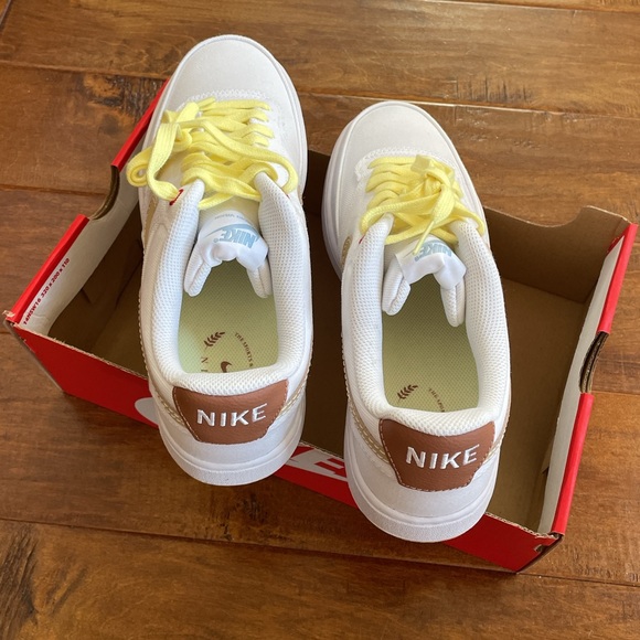 Brand New Nike US 10 EUR 44 Men’s Court Vision Low Canvas White Sesame Sneakers - Picture 5 of 16